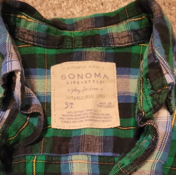 Set of 3, 3T button up shirts - Picture 3 of 4